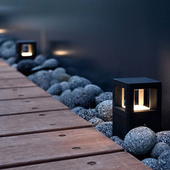 カテゴリーガーデンライト